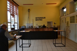 the gentle curves and graphic lines of the bar of the Interieur Bistro.